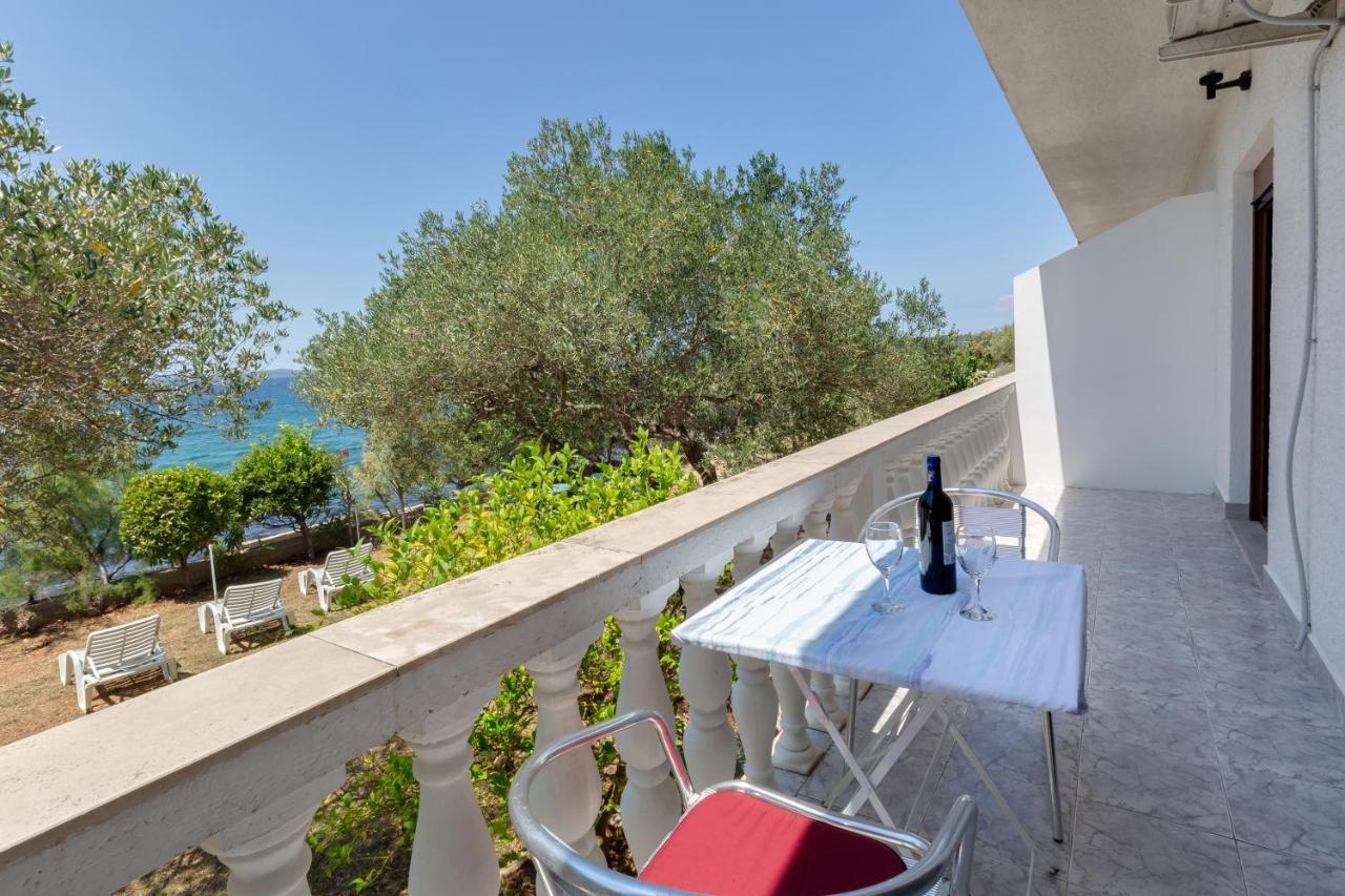 Family Friendly Seaside Apartments Kozino, Zadar - 5756 Petrcane Exterior foto