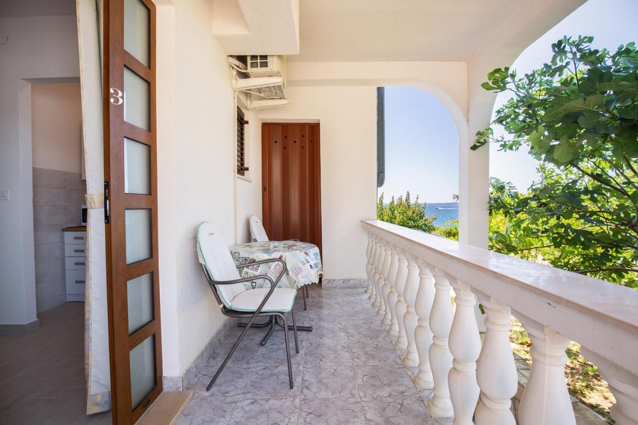 Family Friendly Seaside Apartments Kozino, Zadar - 5756 Petrcane Exterior foto
